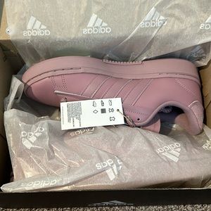 Adidas Grand Court Alpha in Mauve